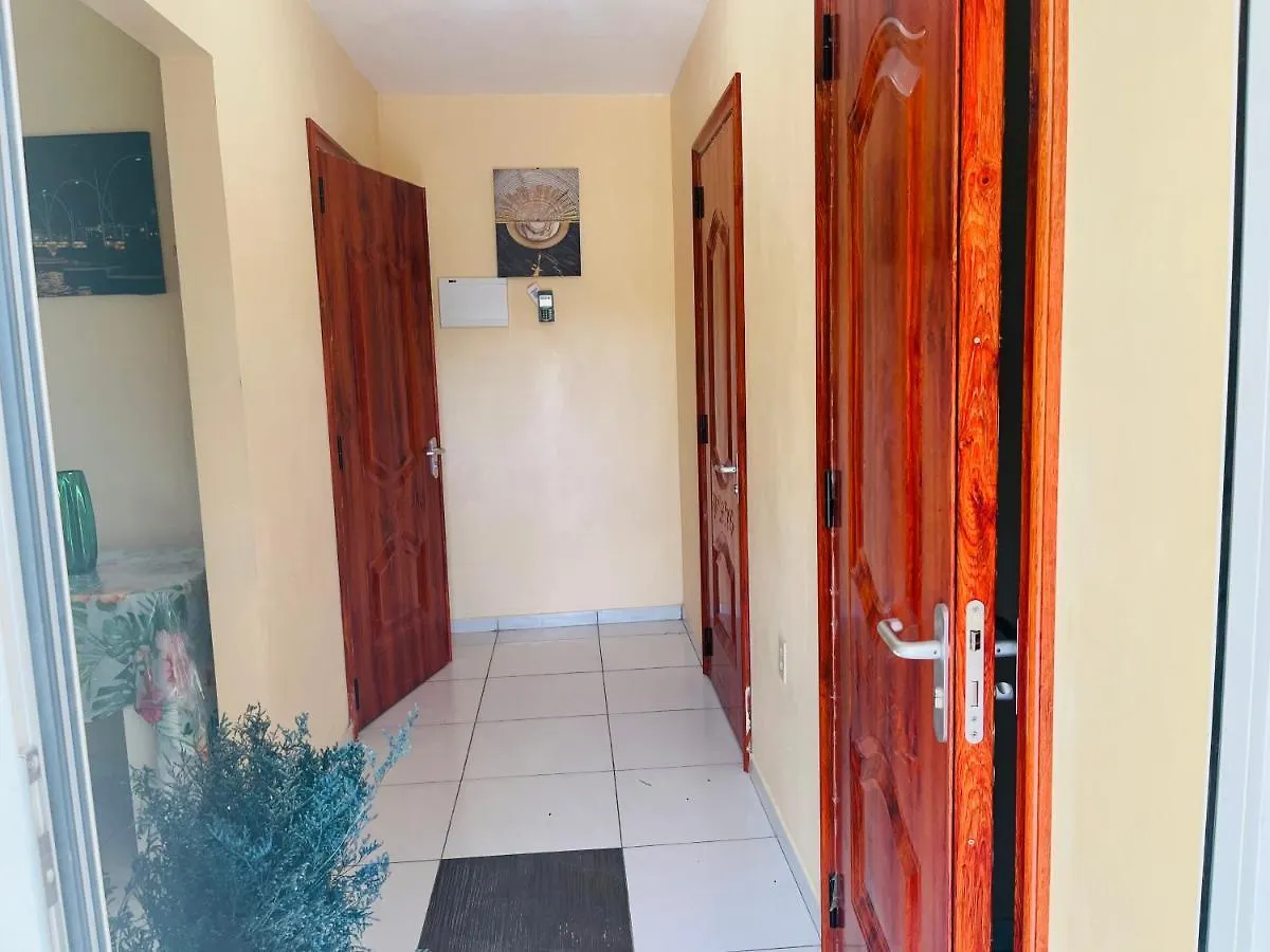 Le Petit Jardin Curacao Appartamento Willemstad